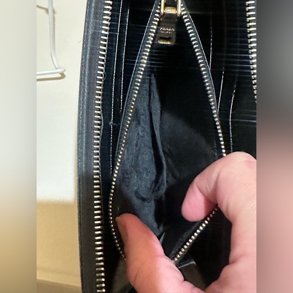 Prada Saffiano Round Trimmed Zip Around Long Wallet - Picture 9 of 13
